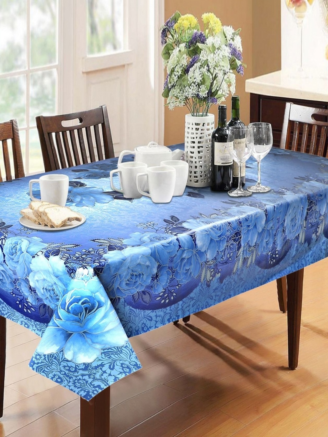 

LooMantha Blue Floral Waterproof 6-Seater Table Cover