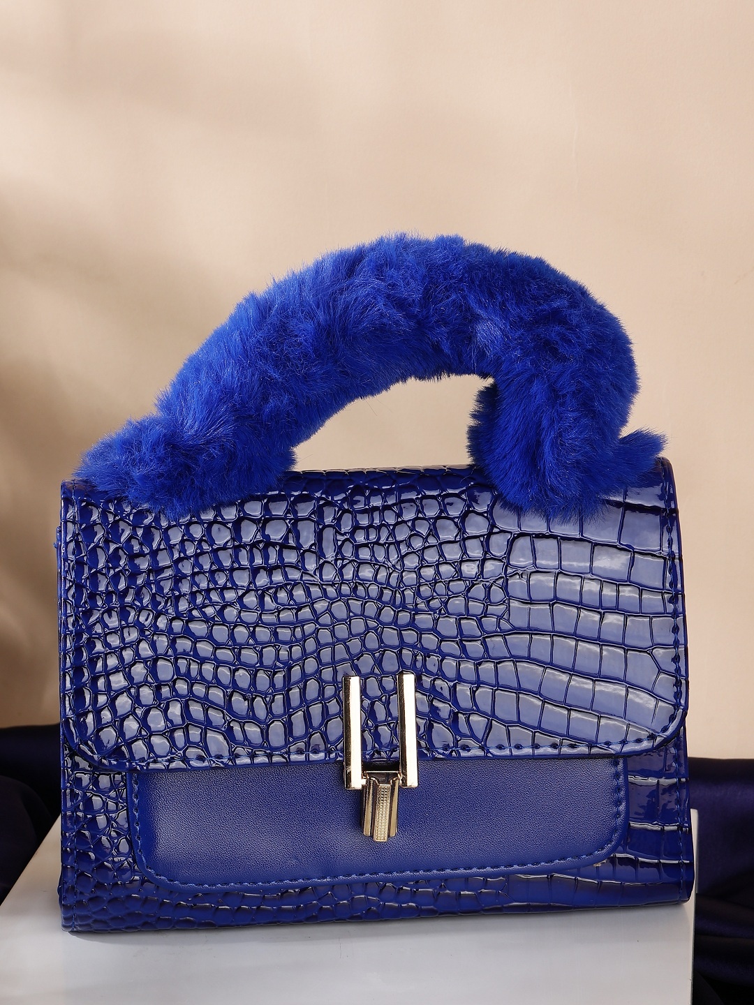 

SAZARA Textured Handheld Bag, Blue