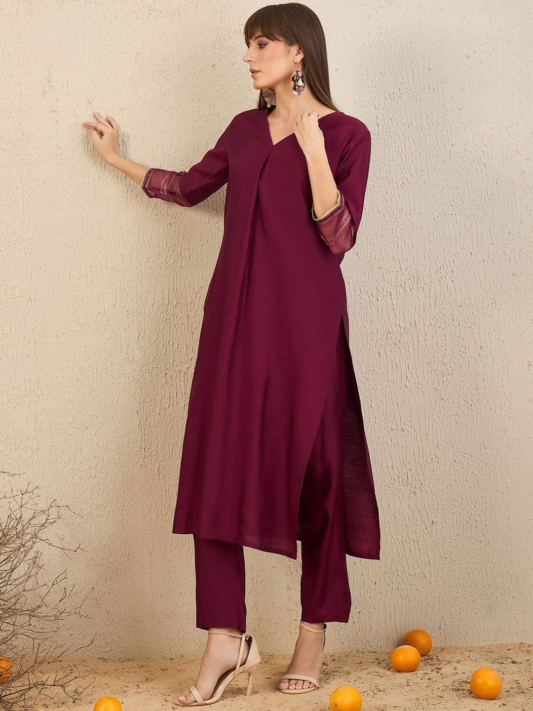 

Indo Era V Neck Pleated Straight Kurta With Trousers, Burgundy