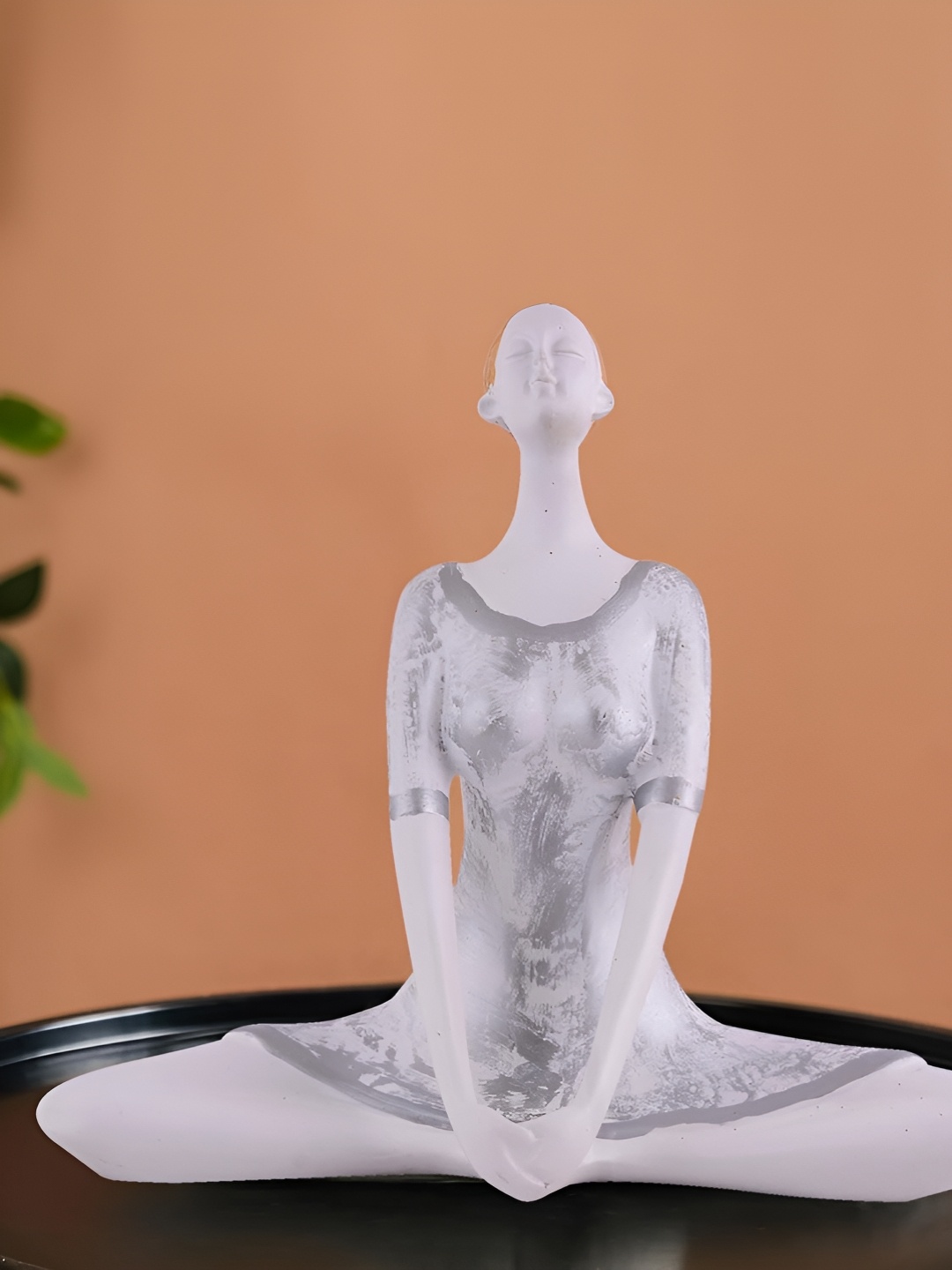 

Zart White & Grey Small Figurine Showpiece