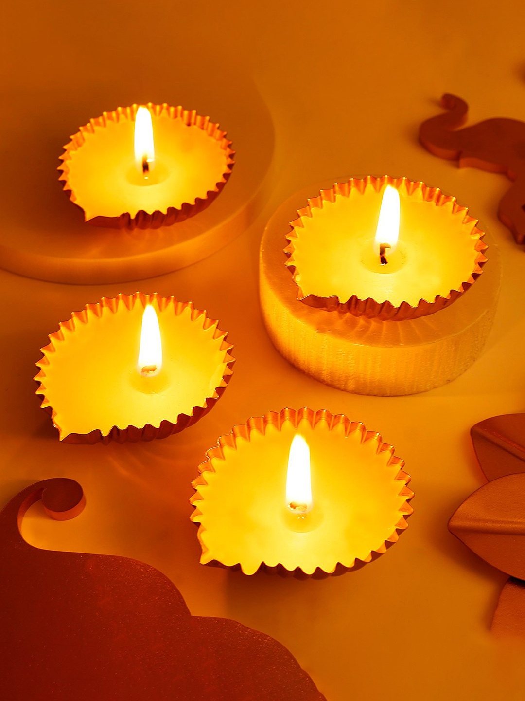 

IGP Set Of 4 Criss Cross Design Metal Candle, Gold