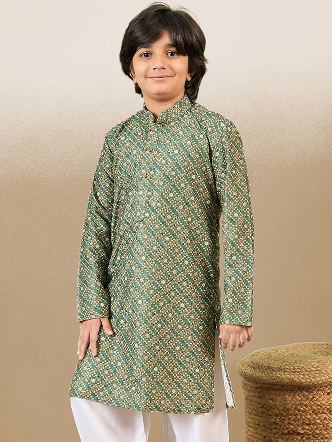 

Here&Now X Sanwara Boys Floral Printed Mandarin Collar Sequinned Cotton Kurta, Green