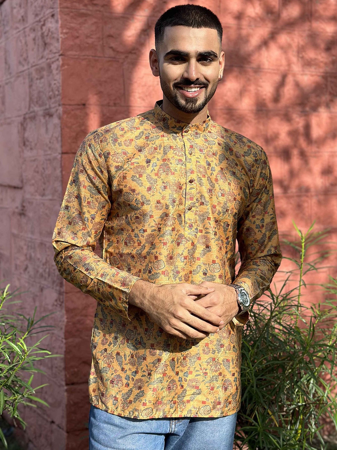 

Ethnic India Floral Printed Mandarin Collar Straight Short Kurta, Yellow