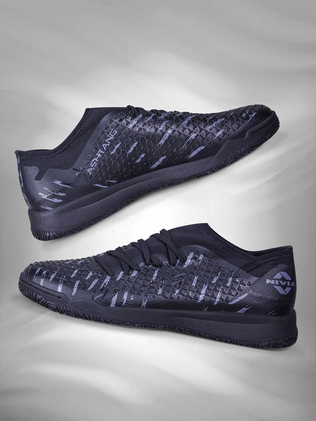 

NIVIA Men Ashtang 2.0 Football Futsal Shoes, Black