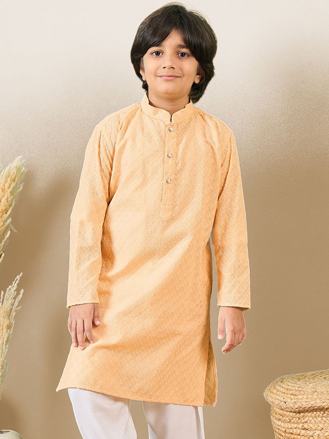 

Here&Now X Sanwara Boys Floral Embroidered Mandarin Collar Chikankari Cotton Kurta, Beige