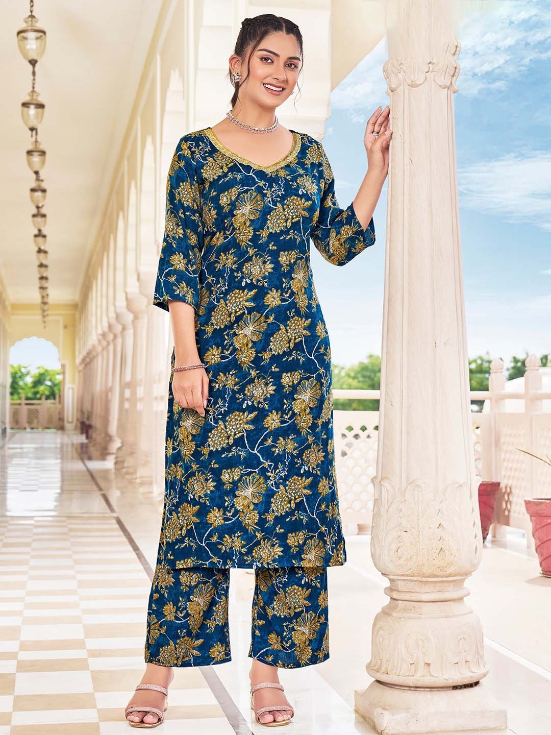 

London Hills Women Floral Printed Regular Kurti with Palazzos, Blue