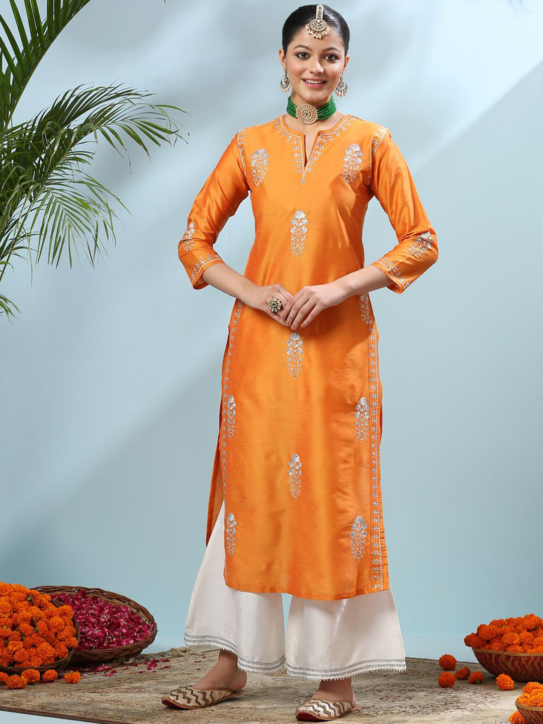 

Tahiliya Ethnic Motifs Embroidered Thread Work Cotton Silk Straight Kurta, Yellow