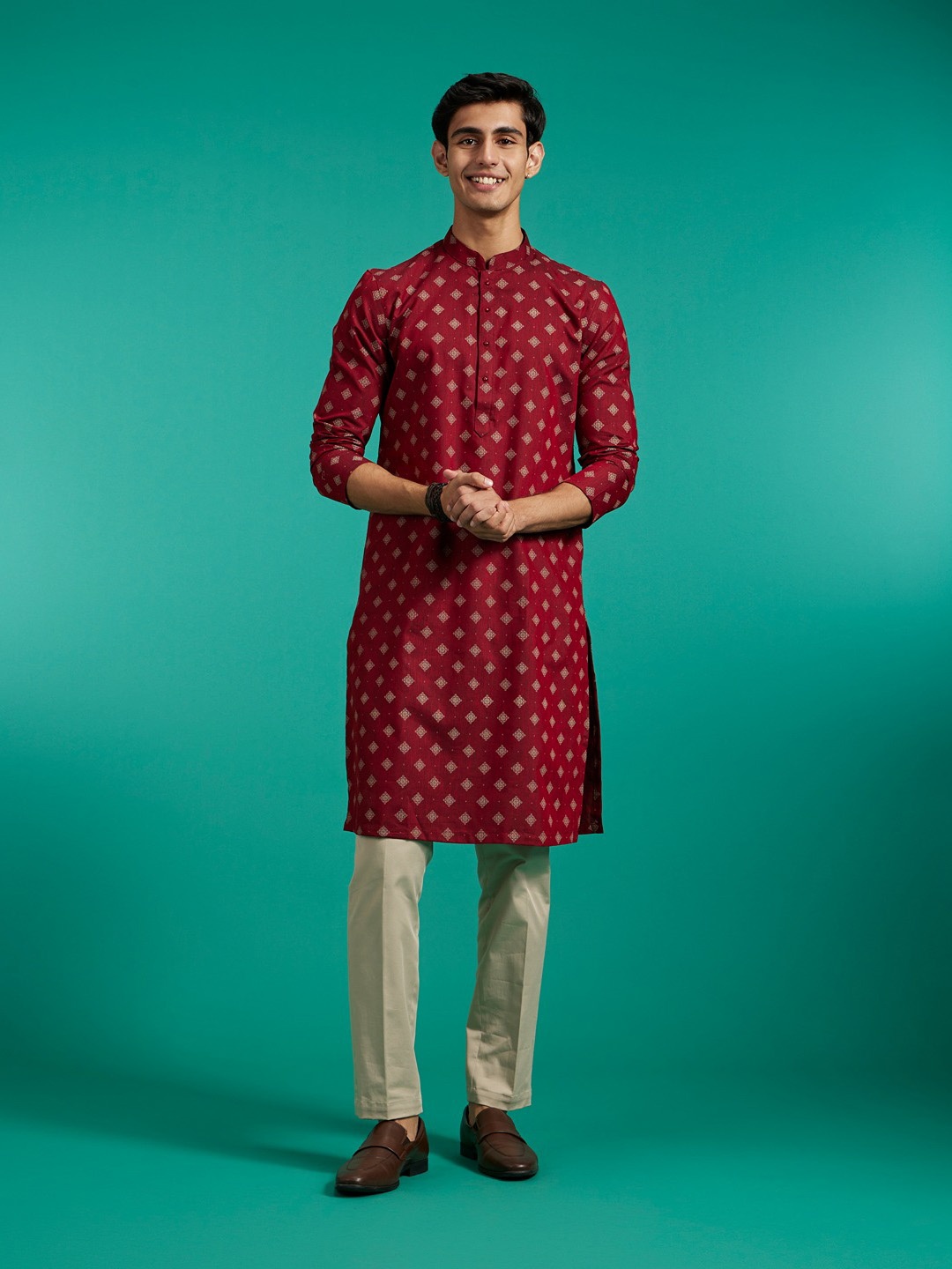 

Diwas by Manyavar Ethnic Motifs Printed Mandarin Collar Neck Regular Pure Cotton Kurta, Maroon