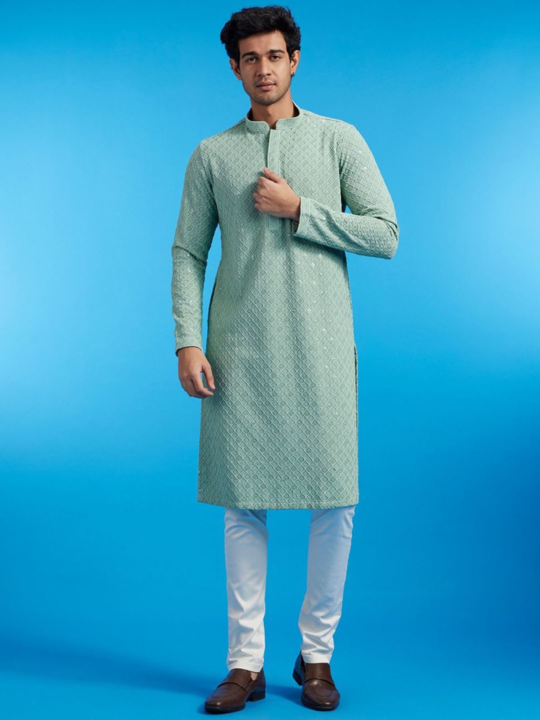 

Diwas by Manyavar Floral Embroidered Mandarin Collar Sequinned Straight Kurta, Green