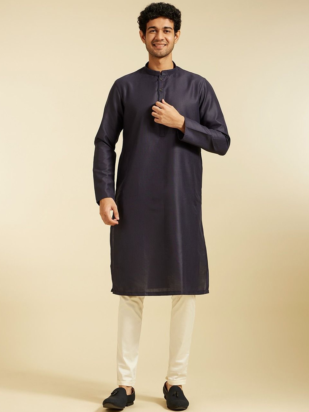 

Diwas by Manyavar Mandarin Collar Straight Kurta, Navy blue