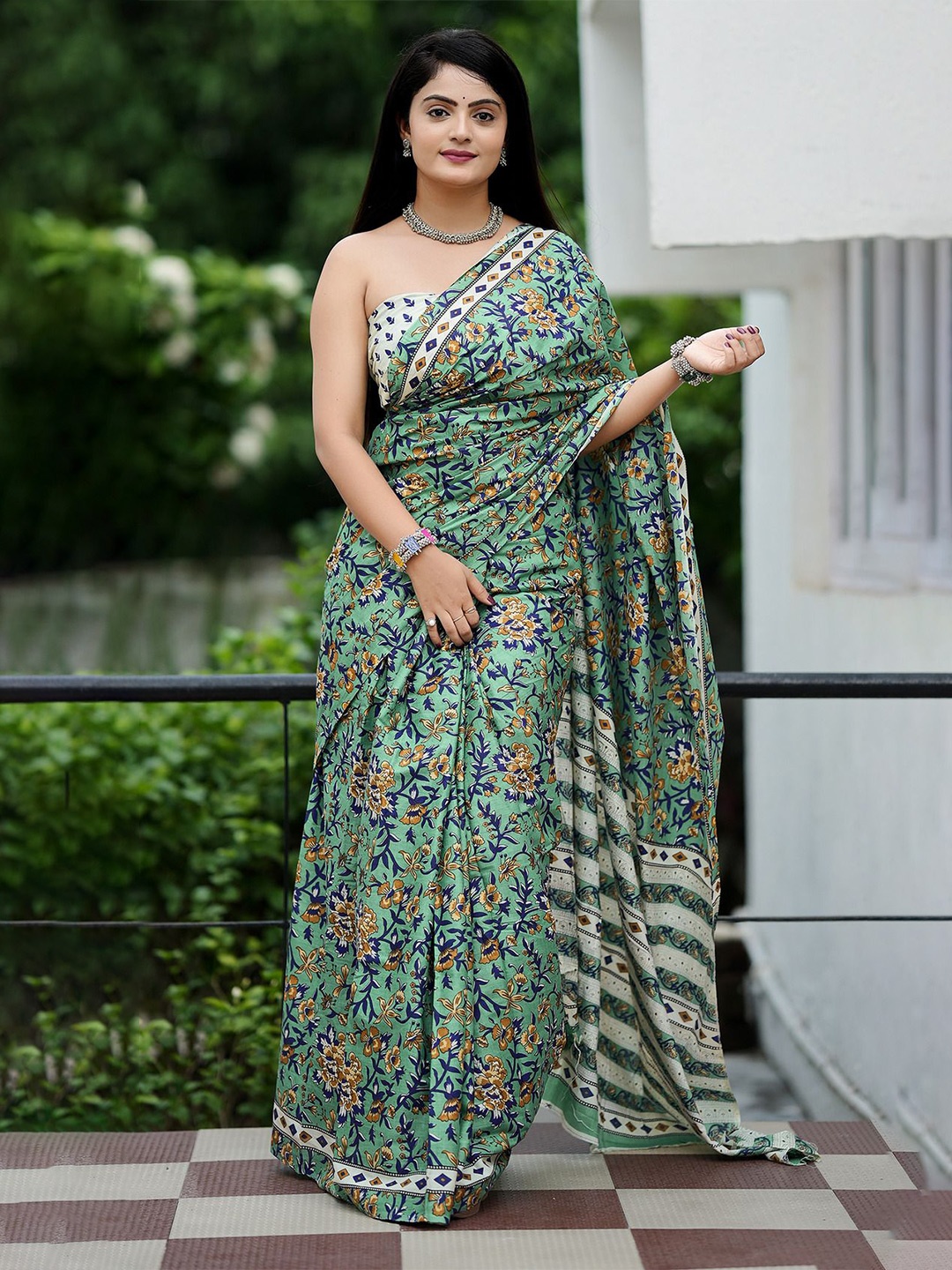 

Anouk Ethnic Motifs Pure Cotton Saree, Green