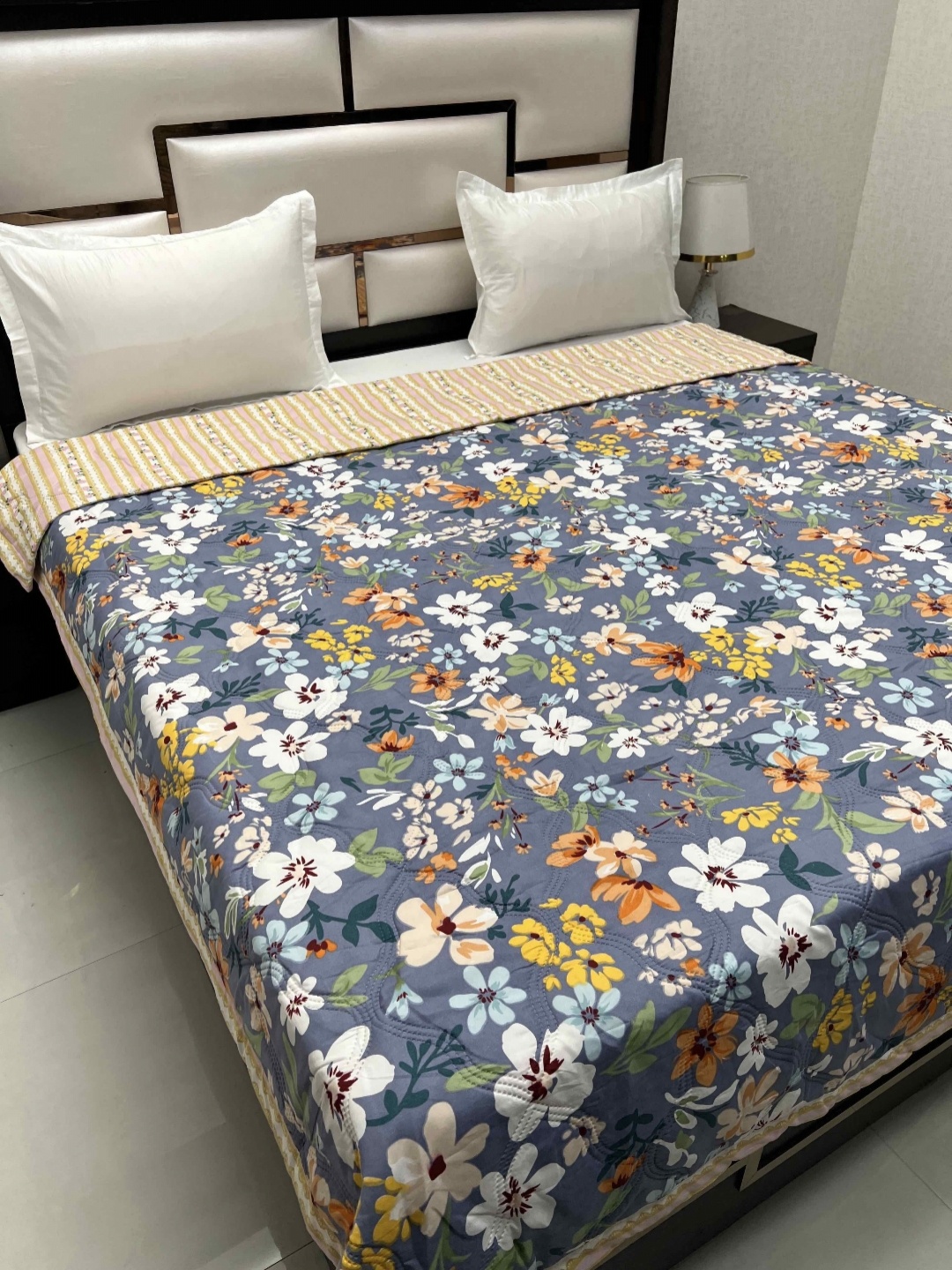 

Pure Decor Doze Grey & Blue Floral AC Room 210 GSM Reversible King Double Bed Comforter