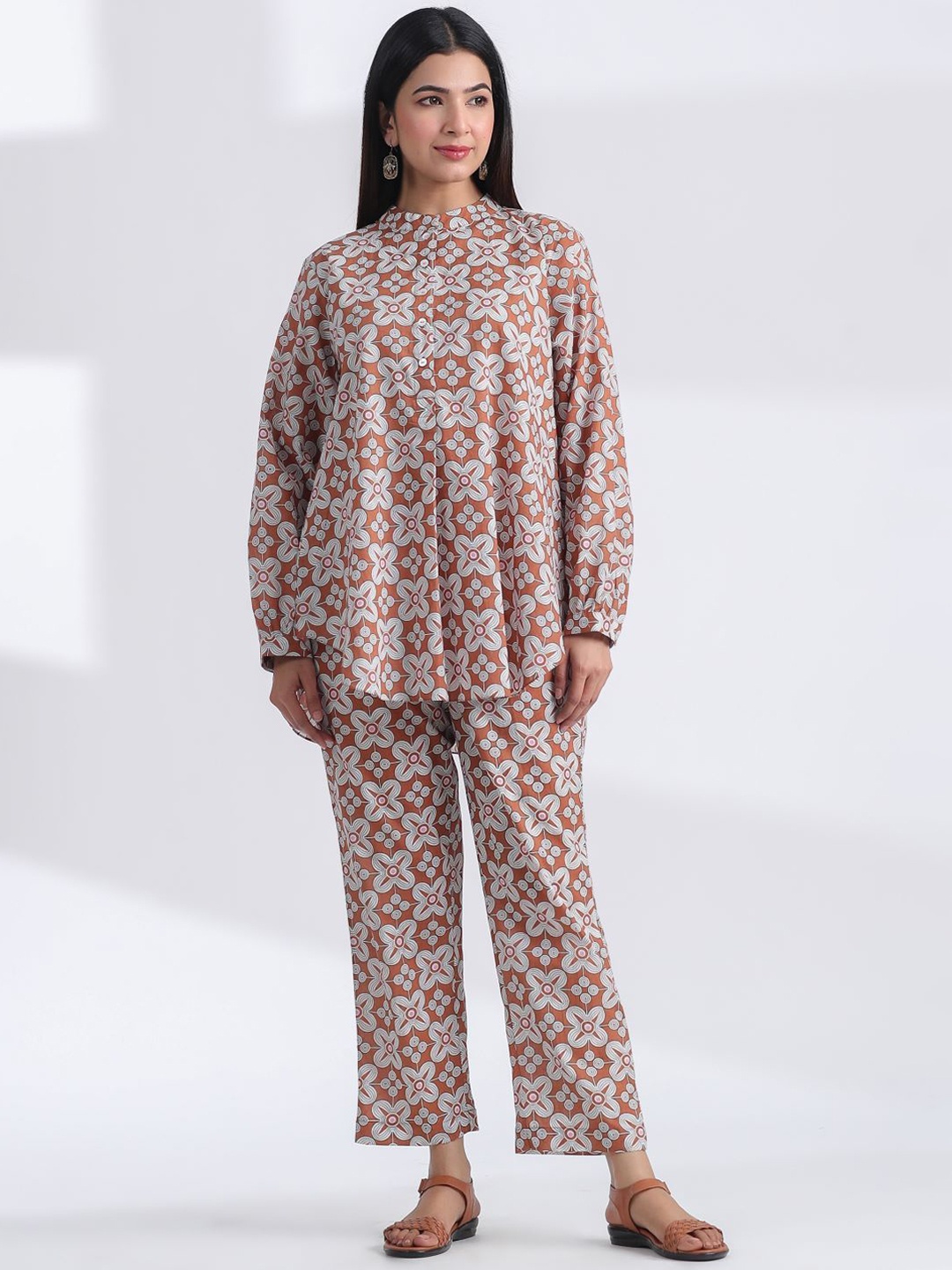

JAIPURRANG Geometric Printed Mandarin Collar Tunic With Trousers, Brown