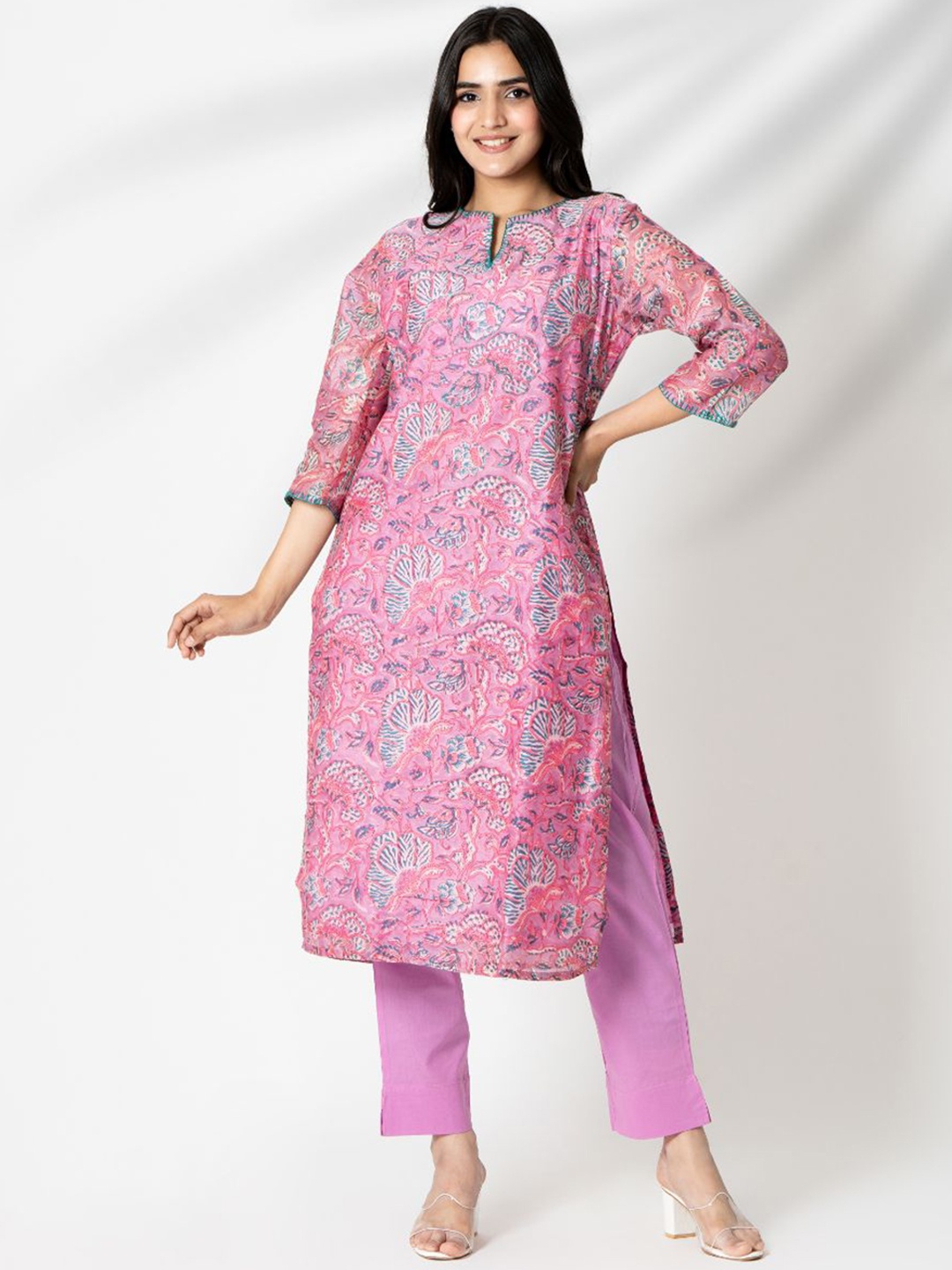 

Kameez by Pooja Kejriwal Floral Printed Thread Work Chanderi Silk Kurta With Trouser, Pink