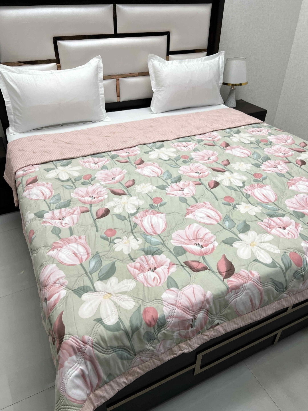 

Pure Decor Doze Green & White Floral AC Room 350 GSM Reversible King Double Bed Comforter