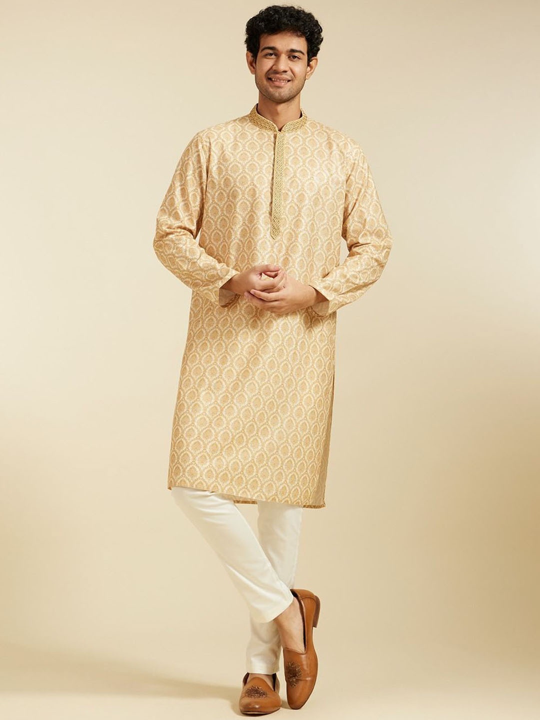 

Diwas by Manyavar Ethnic Motifs Printed Mandarin Collar Straight Kurta, Beige