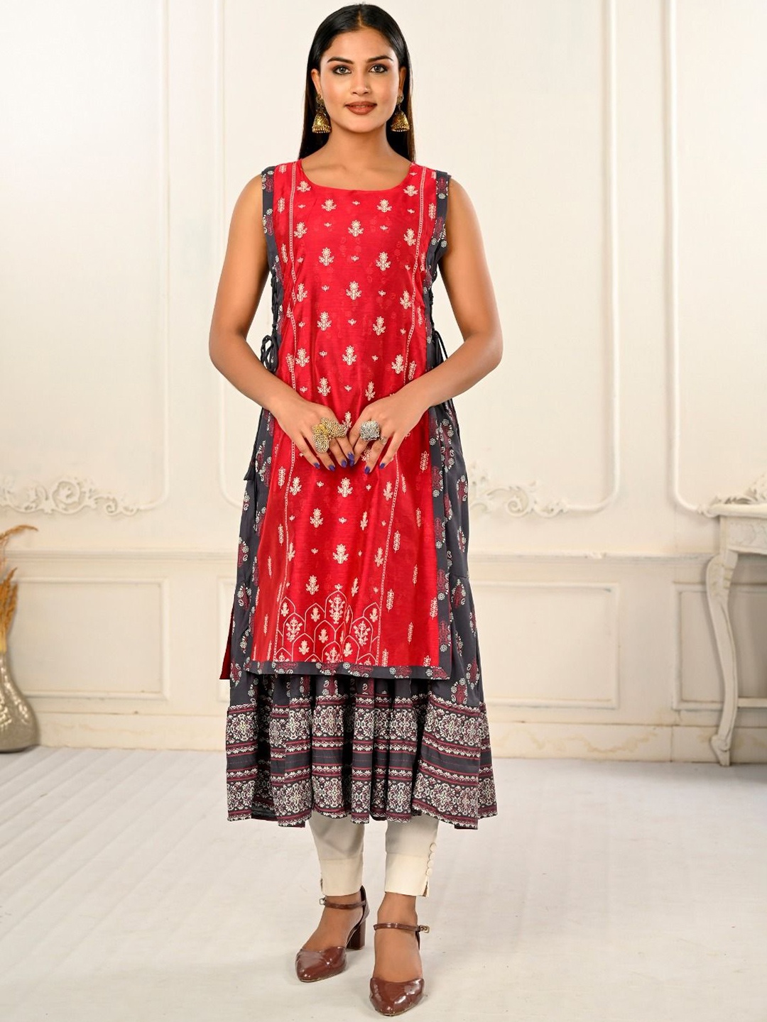

JIVORA Printed Flared Kurta, Red