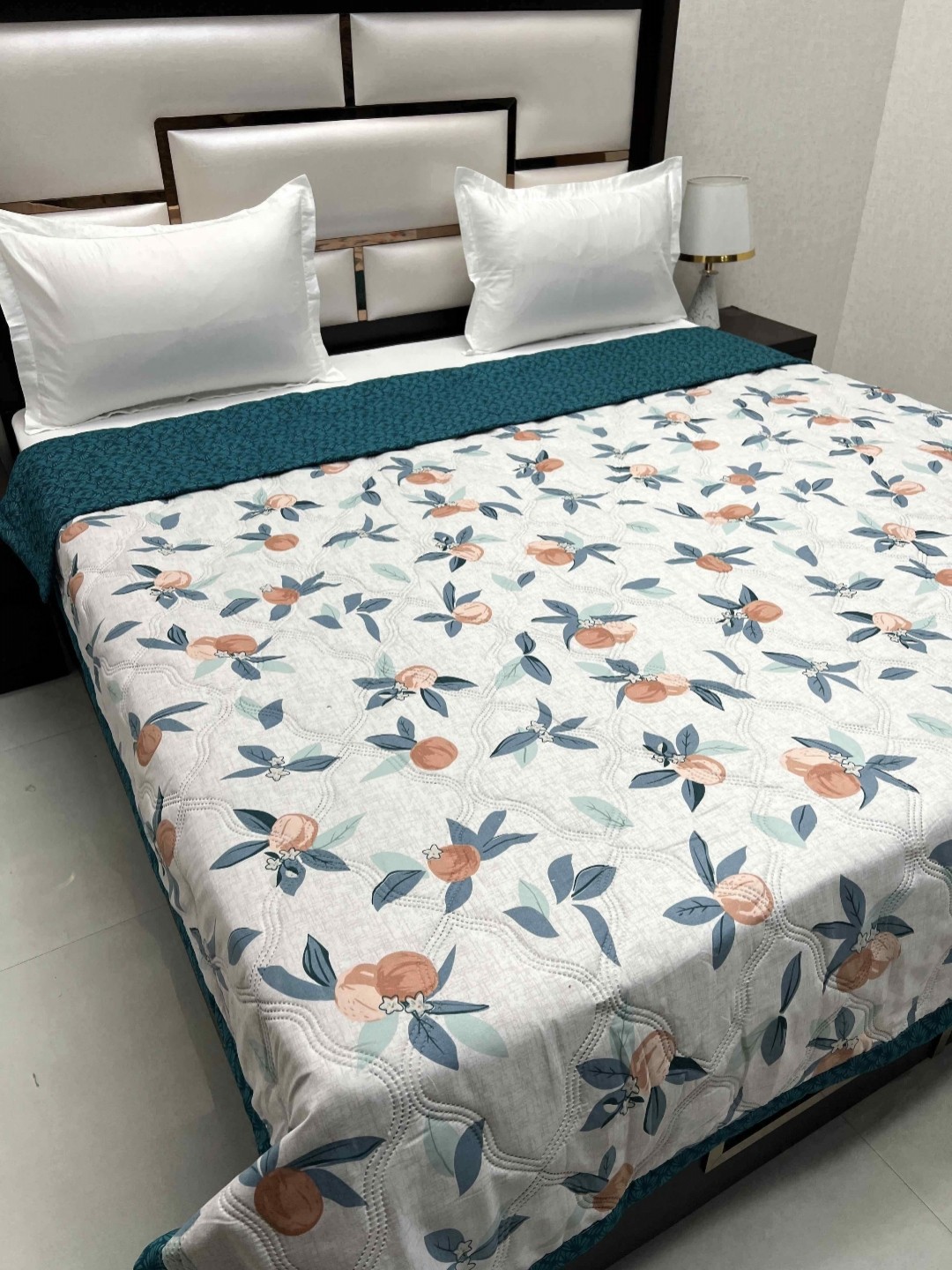 

Pure Decor Doze Green & White Floral AC Room 233 GSM Reversible King Double Bed Comforter