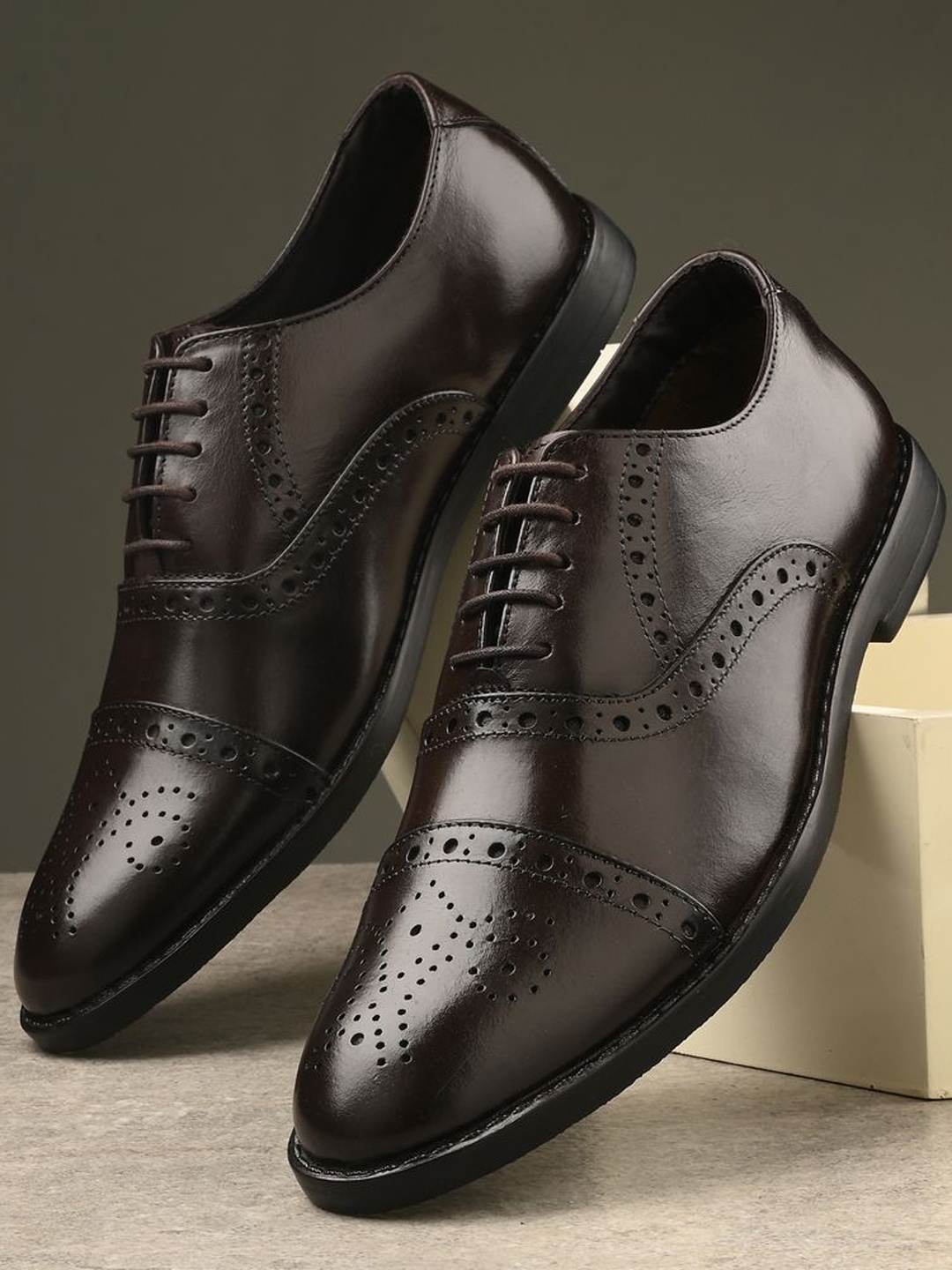 

Auserio Men Leather Formal Brogues, Brown