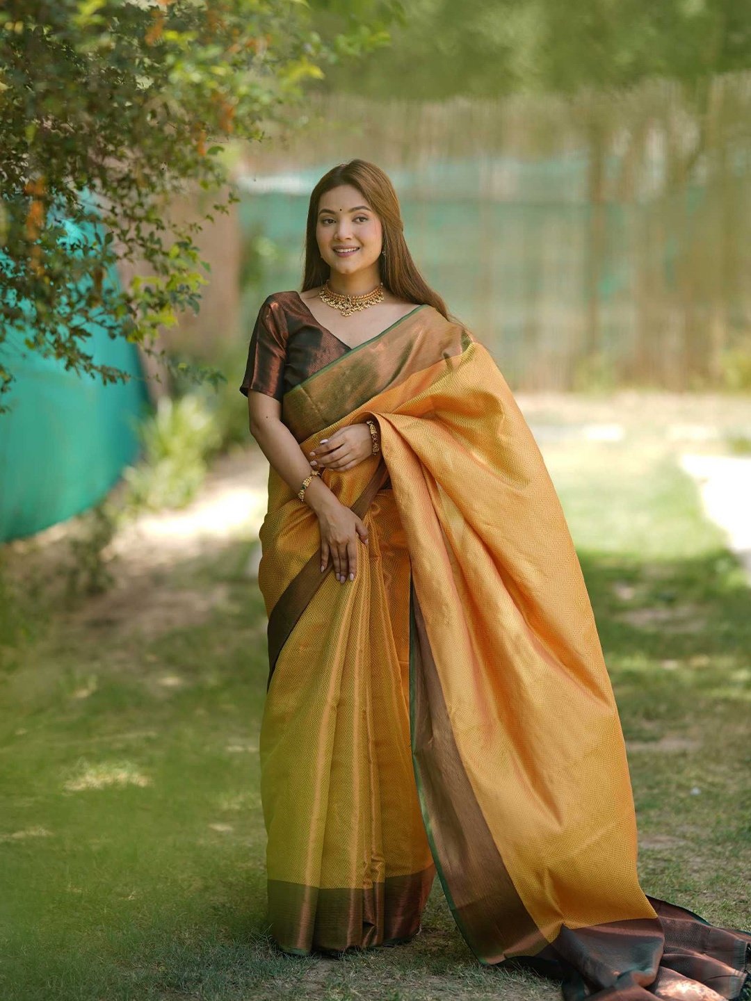

Kandora Woven Design Zari Pure Silk Kanjeevaram Saree, Yellow