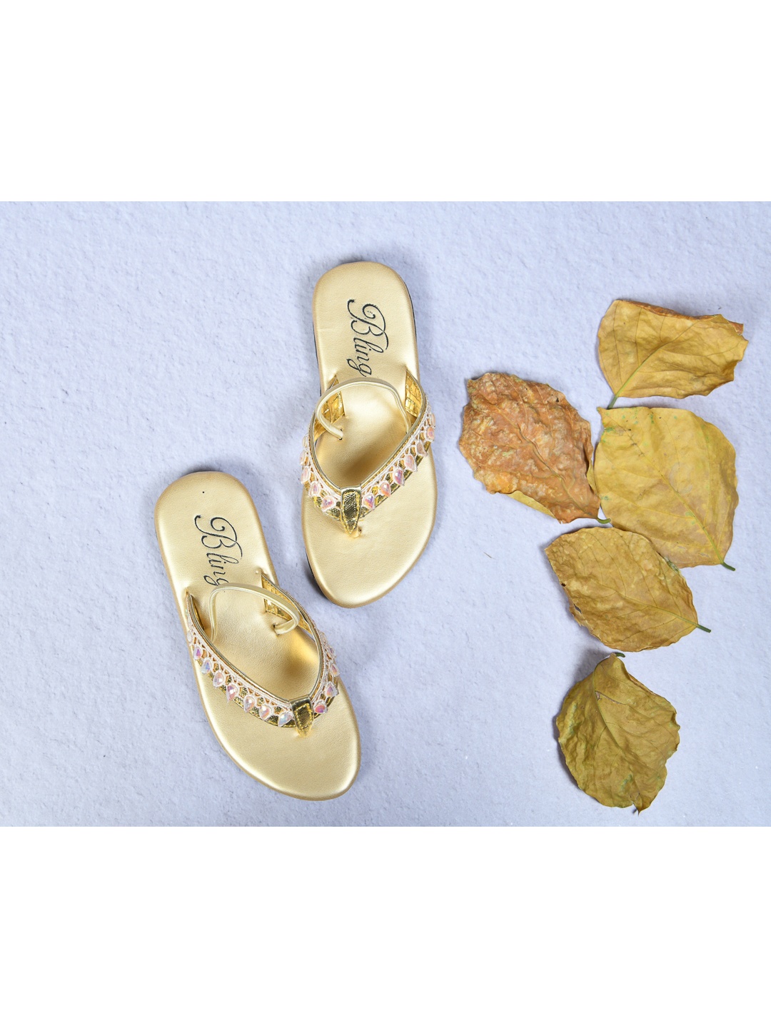 

Bling footwears Girls Ethnic Open Toe Flats, Gold