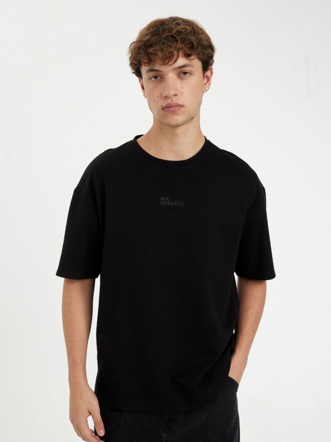 

DeFacto Men Solid Round Neck Cotton T-shirt, Black