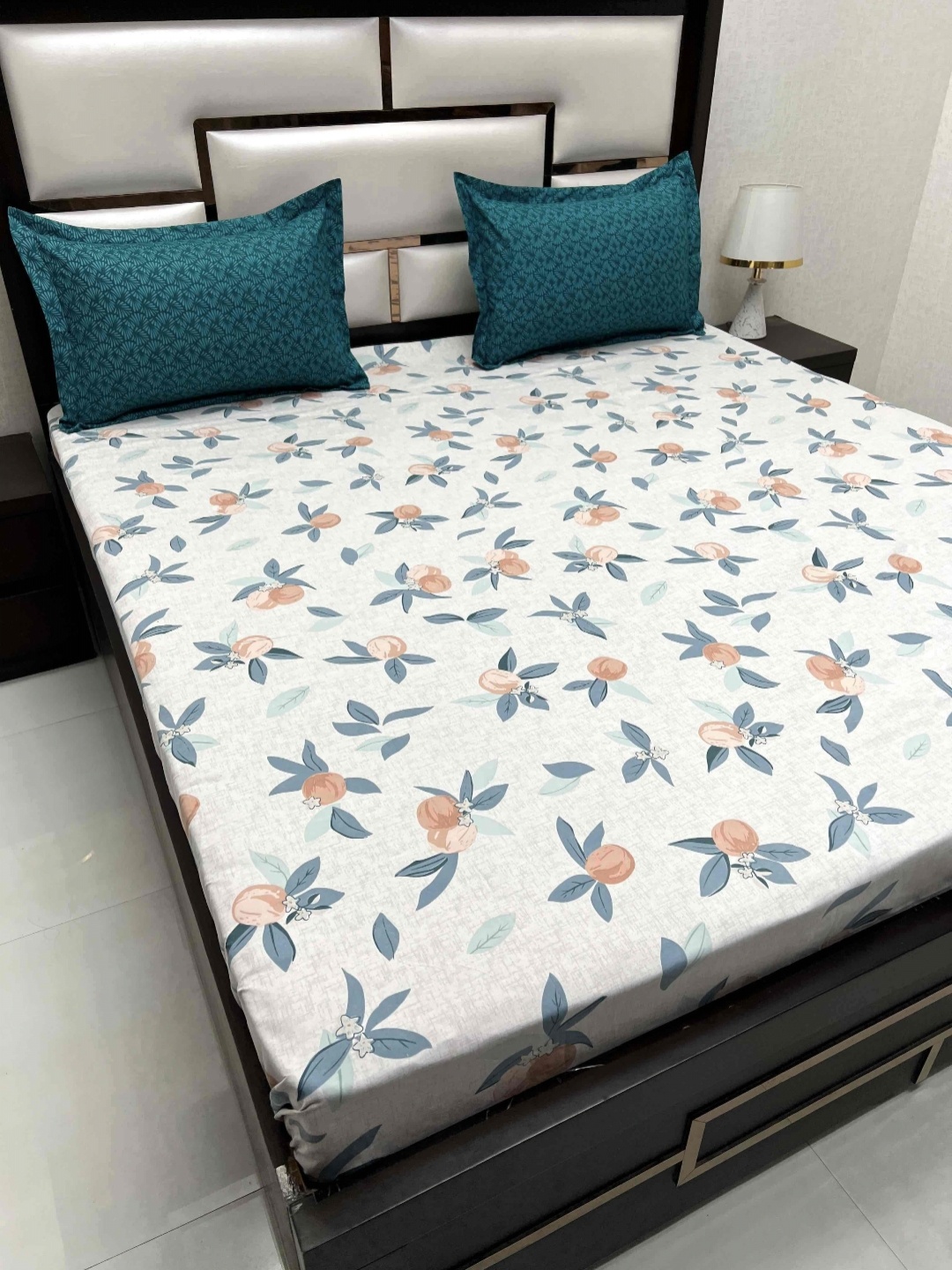 

Pure Decor Manor White Printed Microfiber Fitted 250 TC King Bedsheet With 2 Pillow Covers