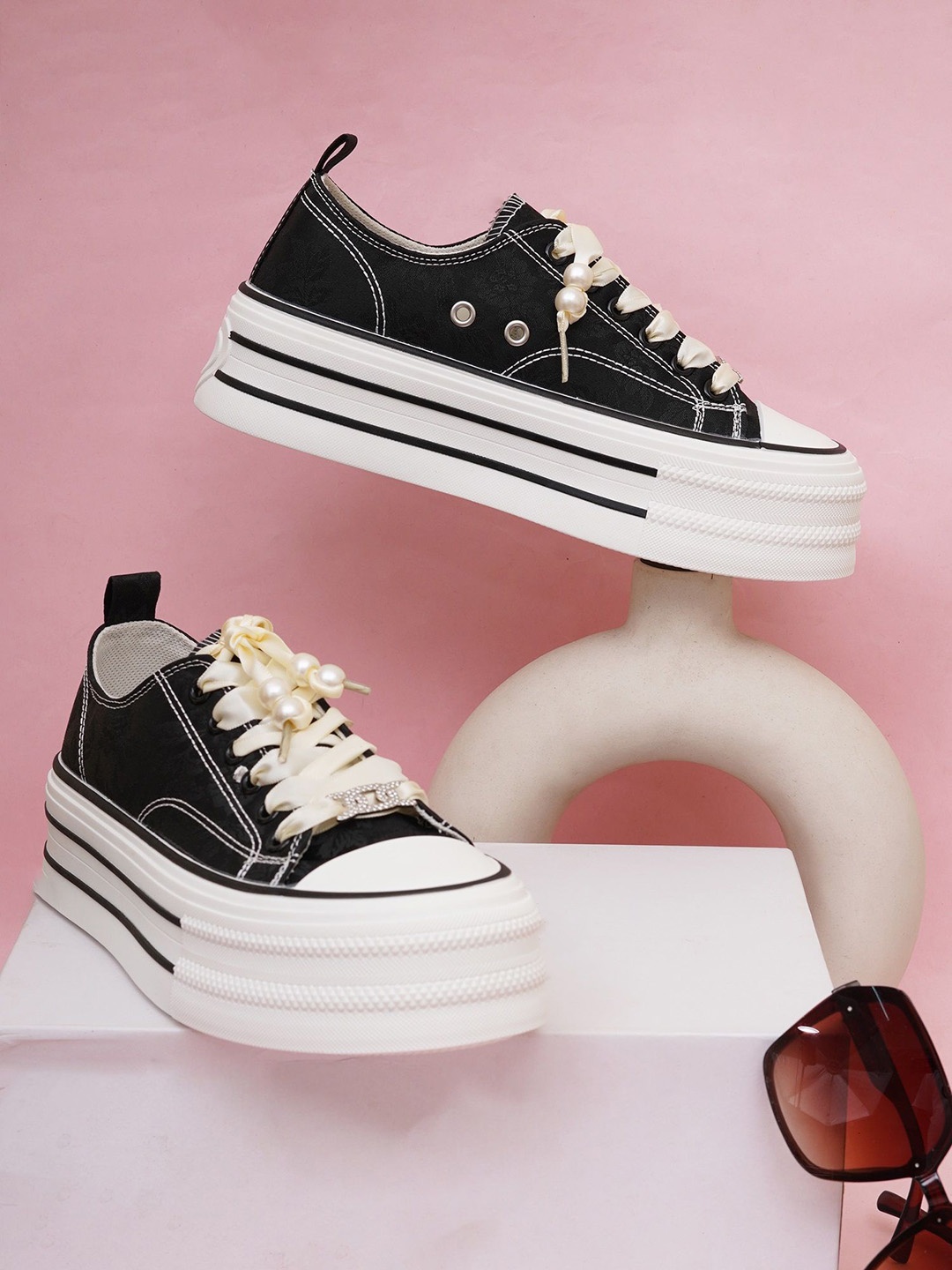 

THE WHITE POLE Women Sneakers, Black