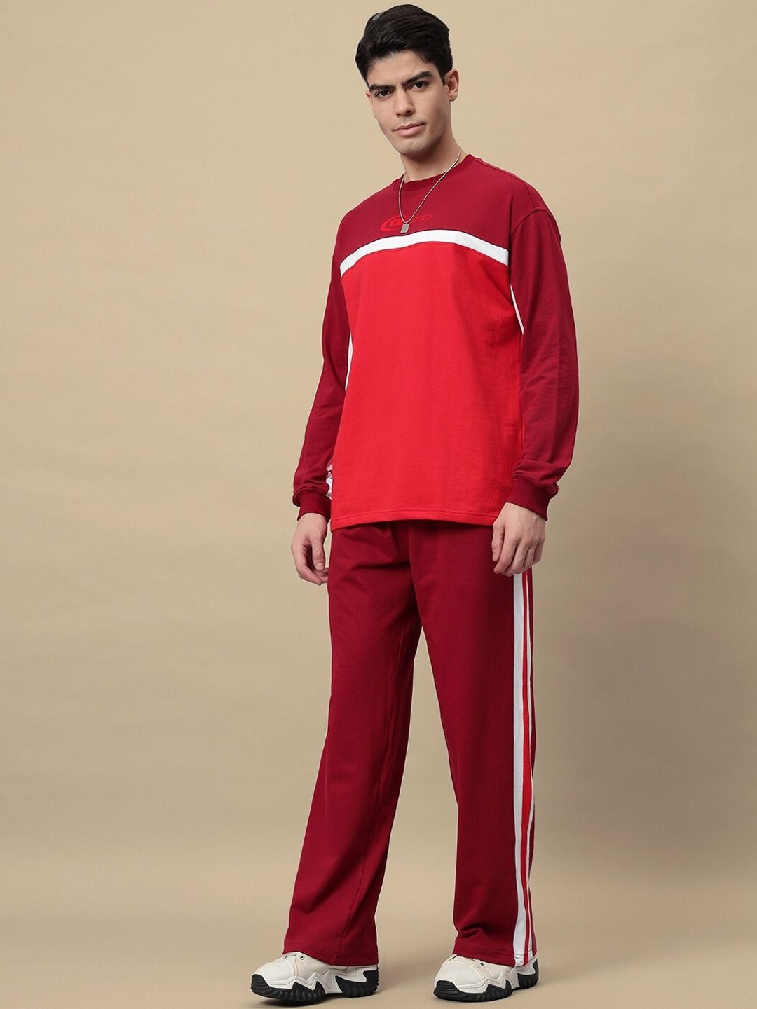 

WEARDUDS Pure Cotton Round Neck T-Shirt With Trousers, Maroon