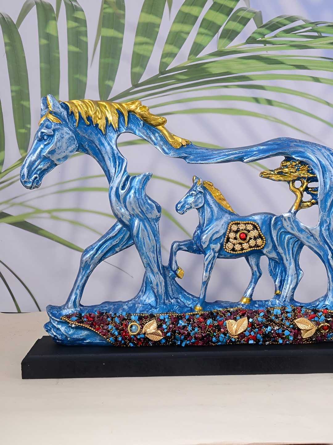 

Zart Blue & Gold Toned Figurine Showpiece