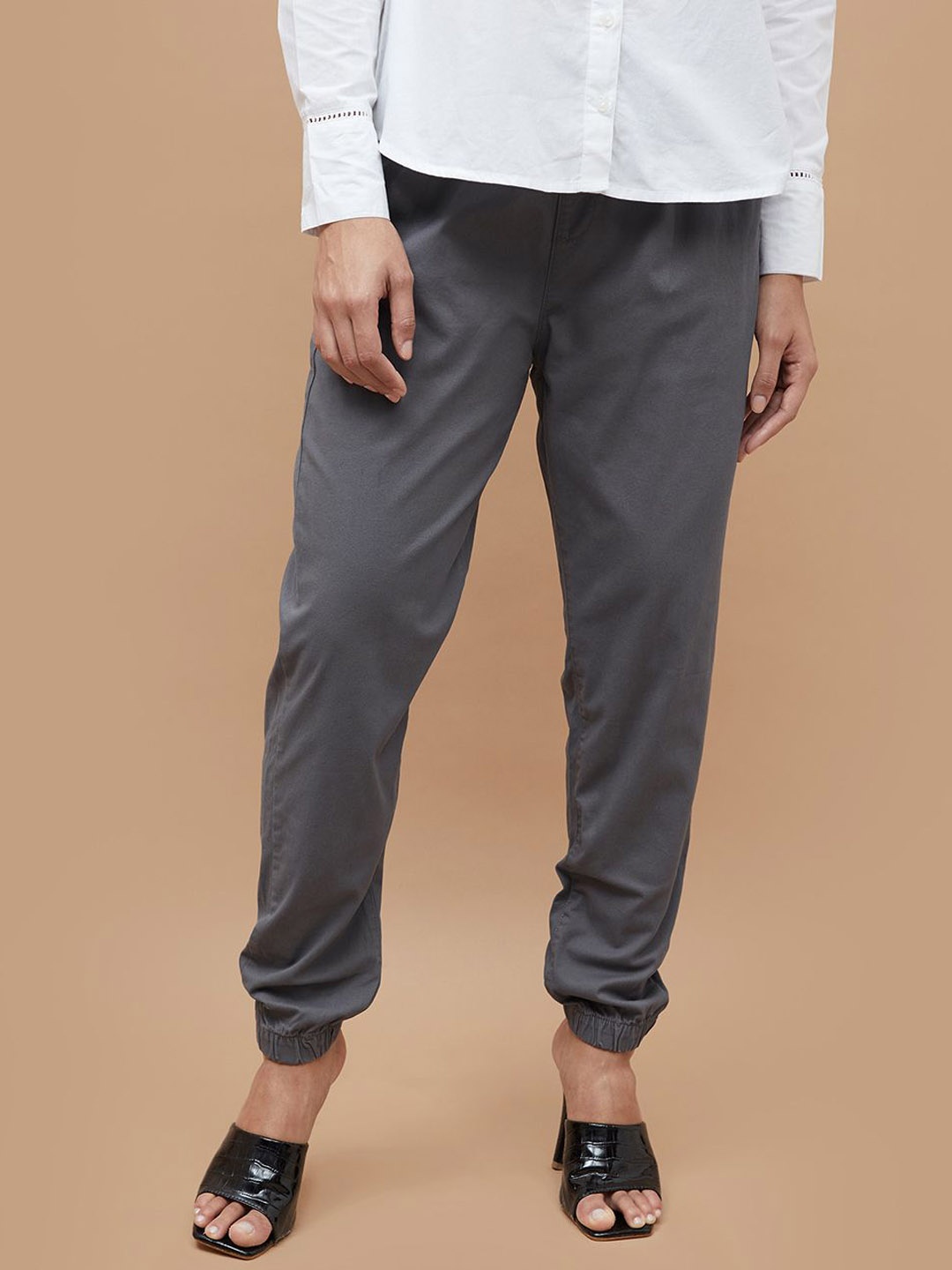 

CODE by Lifestyle Women Pleated Joggers Trousers, Grey