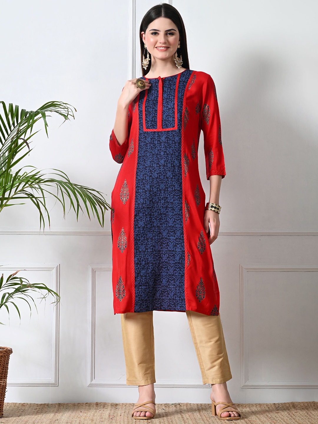 

TOP 30 Ethnic Motifs Printed Round Neck Straight Kurta, Red