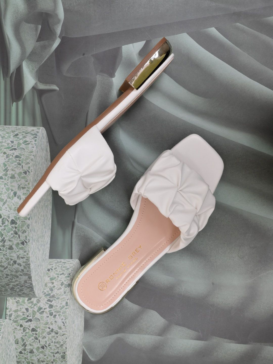 

Ronnie Grey Women Solid Open Toe Flats, White