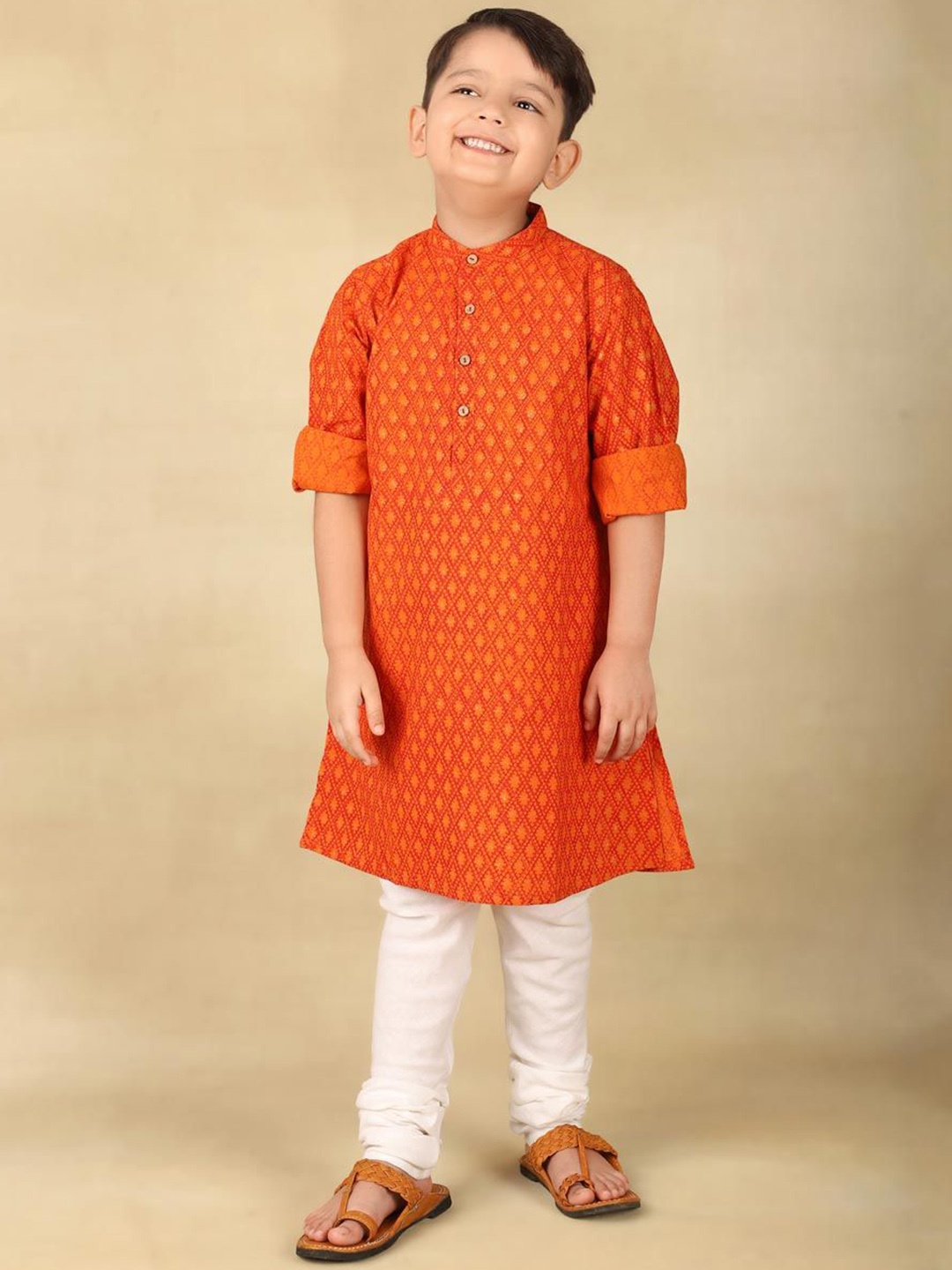 

Fabindia Boys Geometric Printed Band Collar Long Roll-Up Sleeves Kurta, Orange