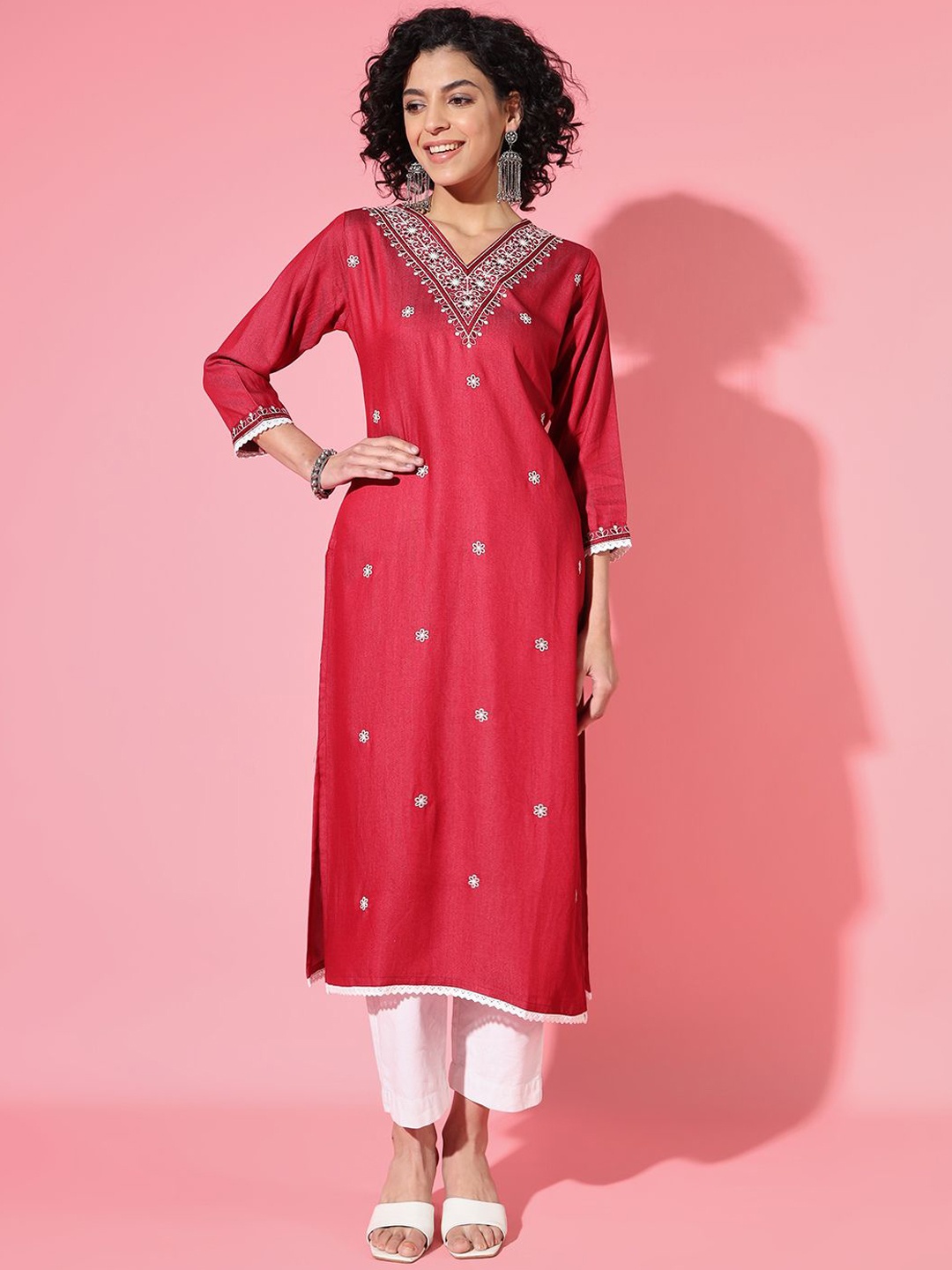 

VESH Floral Printed V Neck Cotton Straight Kurta, Maroon