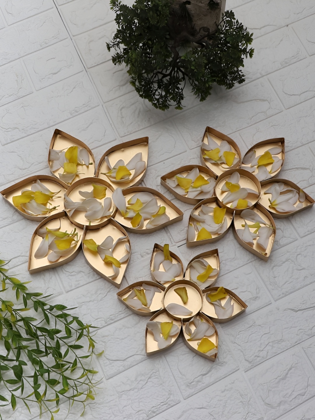 

Amaya Decors Gold-Toned 3 Pieces Flower Shape Urli Bowls