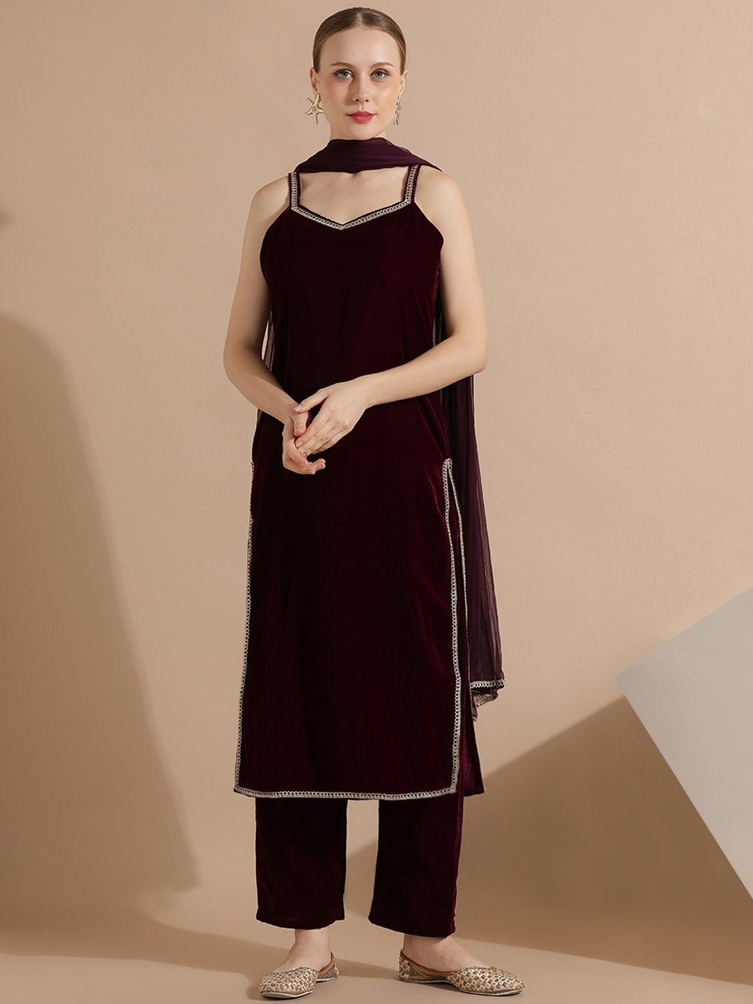 

Jaipur Kurti Velvet Solid Kurta Set With Dupatta, Purple