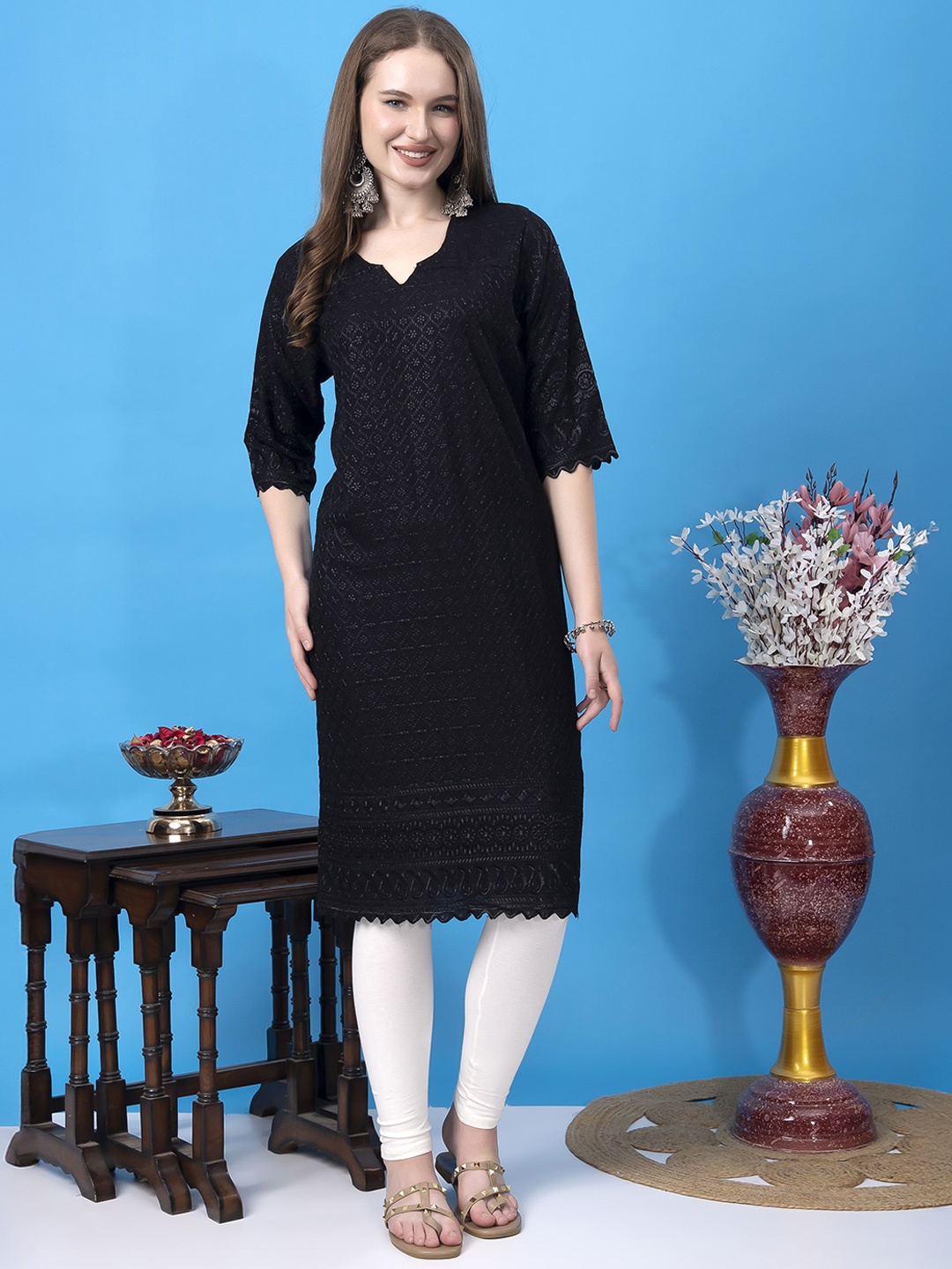 

KEX Floral Embroidered Chikankari Kurta with Trouser, Black