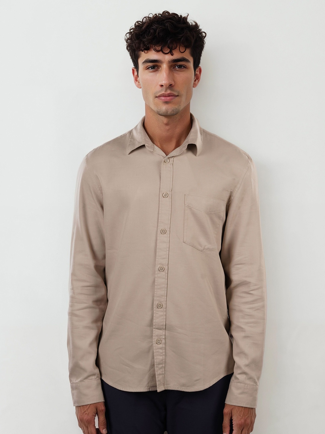 

Celio Men Classic Spread Collar Solid Cotton Casual Shirt, Beige