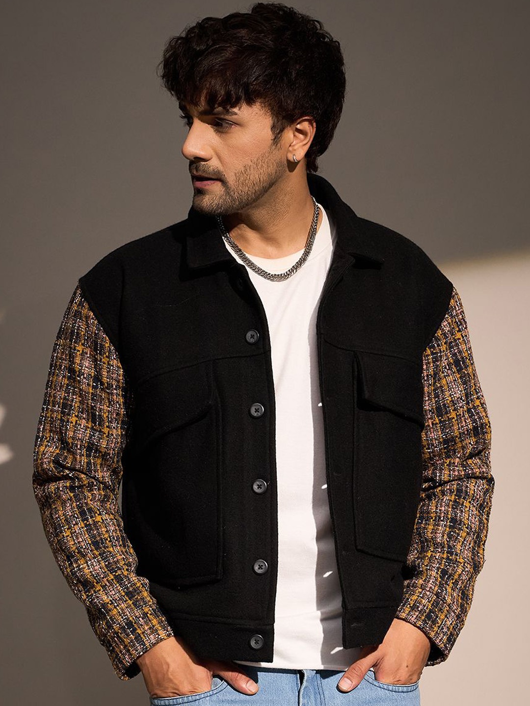 

FUGAZEE Men Contrast Sleeve Tailored Jacket, Black