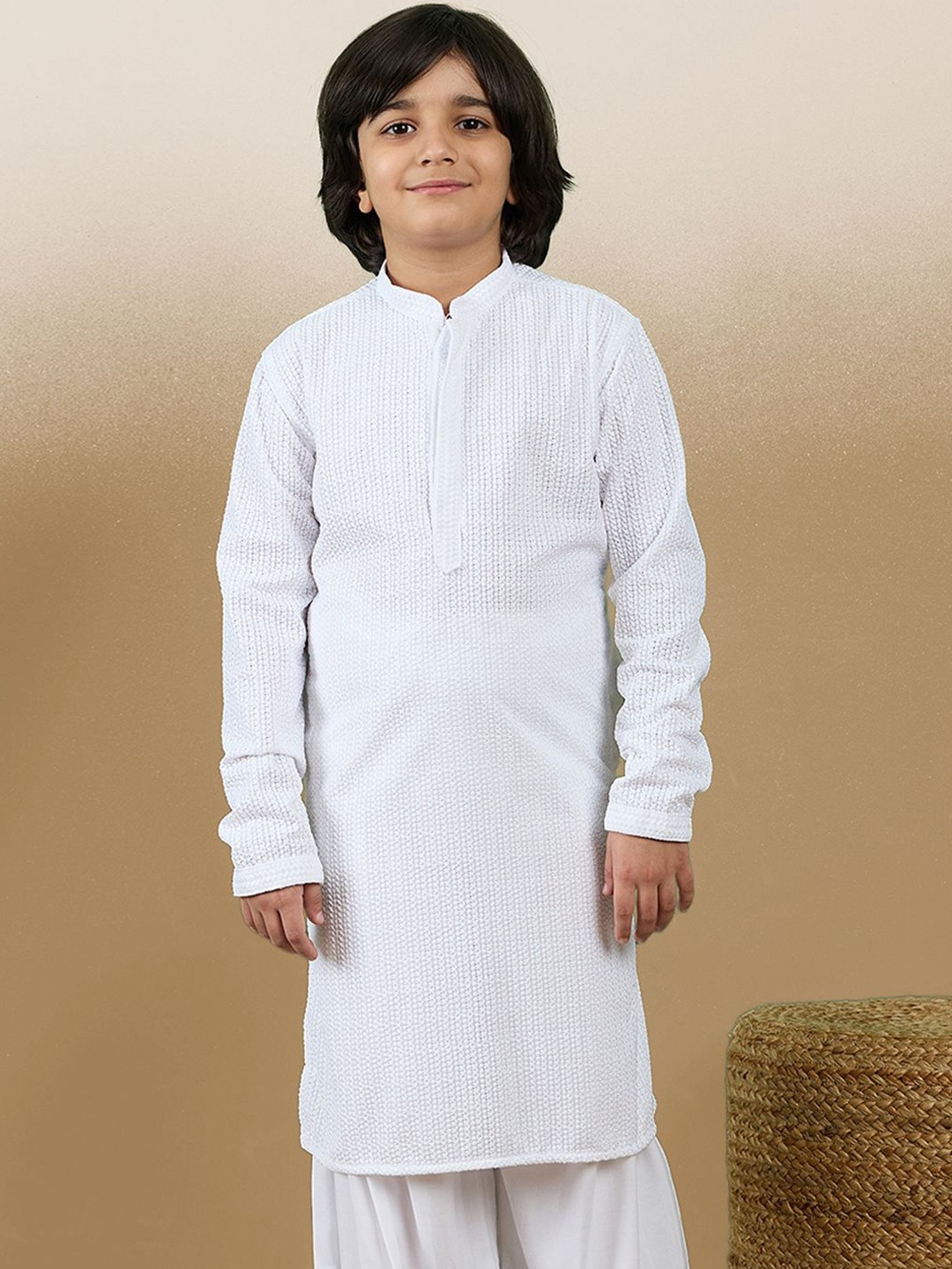 

Here&Now X Sanwara Boys Dapper & Dazzling Embroidered Chikankari Cotton Straight Kurta, White