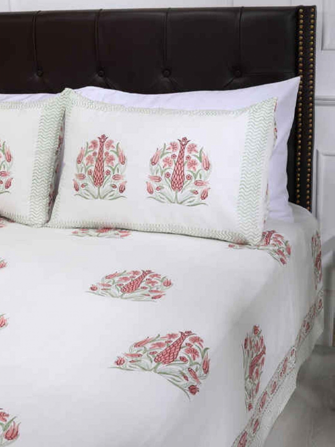 

SHAHENAZ Pink & White Ethnic Motifs Cotton 210 TC Queen Bedsheet with 2 Pillow Covers