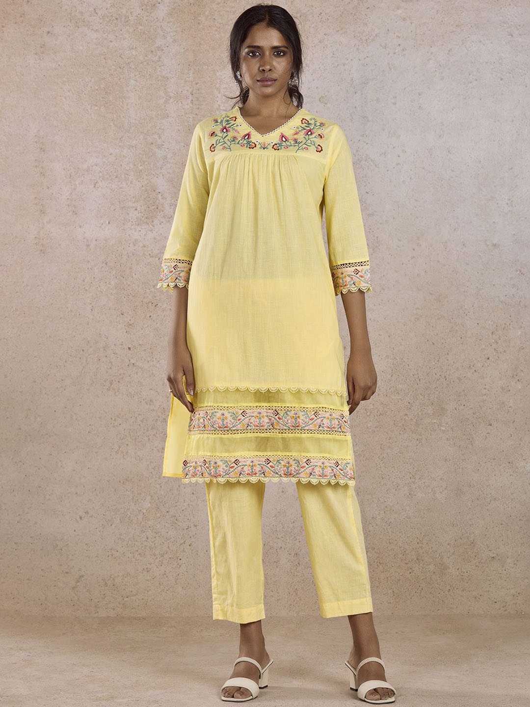 

IMARA Floral Yoke Design V-Neck Cotton Straight Kurta, Yellow