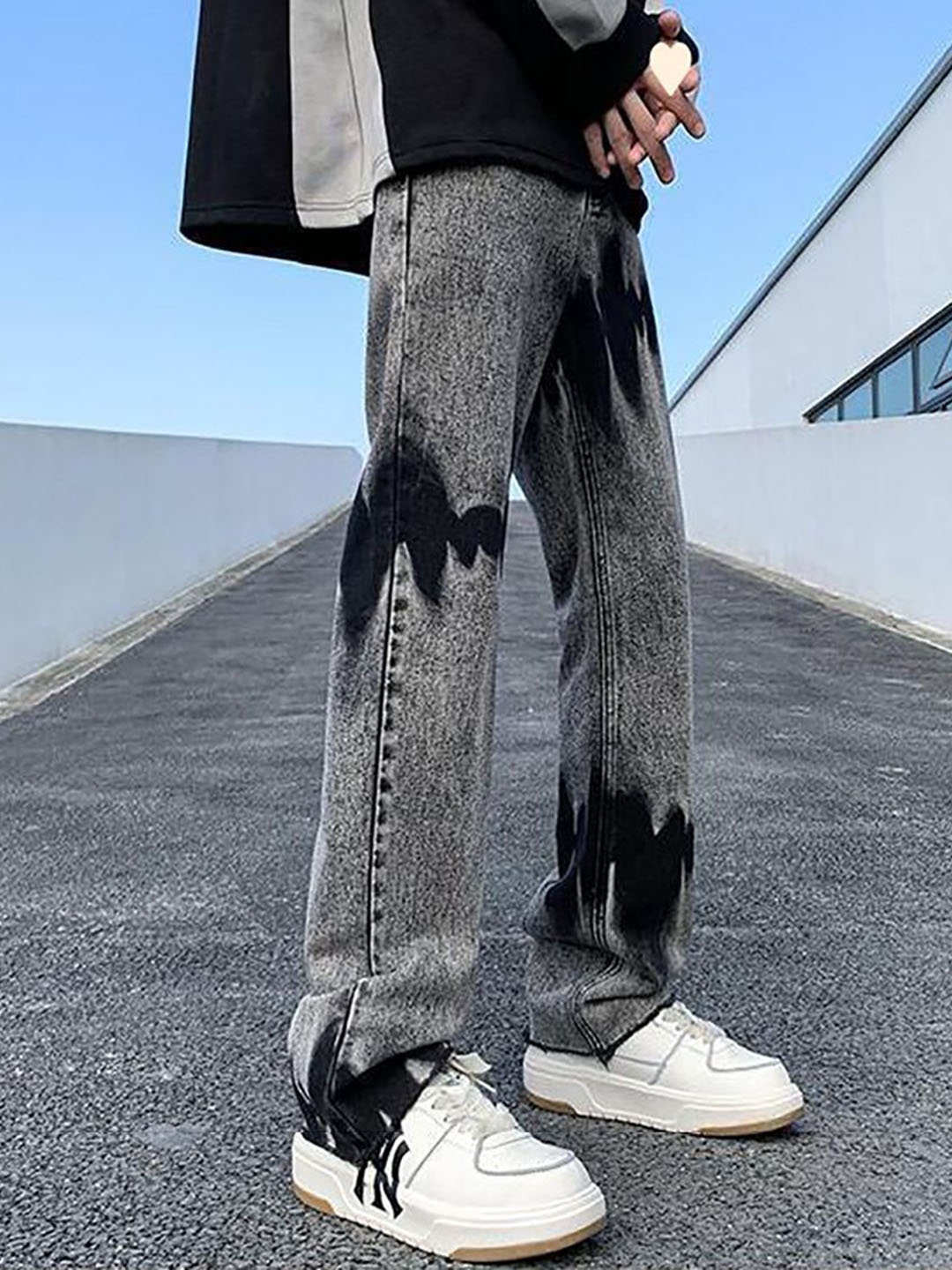 

StyleCast x Revolte Men Straight Fit Heavy Fade Jeans, Black