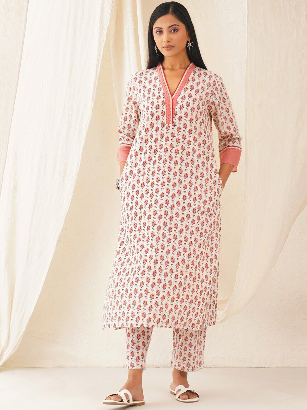 

JAYPORE Floral Printed Pure Cotton Kurta, Off white