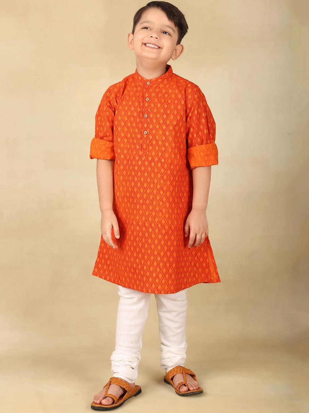 

Fabindia Boys Geometric Printed Band Collar Long Roll-Up Sleeves Kurta, Orange