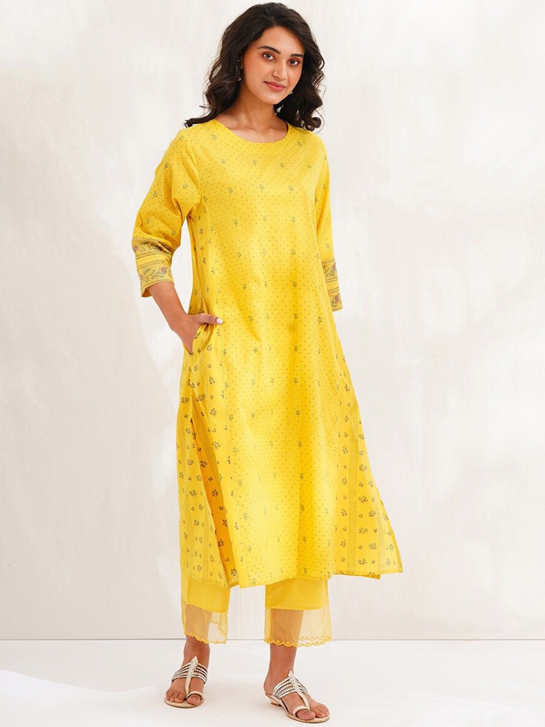 

JAYPORE Floral Printed Round Neck A Line Kurta, Yellow