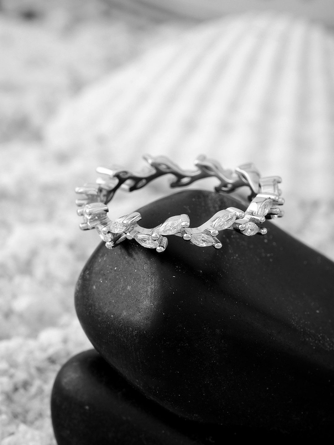 

DIAVO 925 Sterling Silver Rhodium-Plated American Diamond Stone Studded Finger Ring