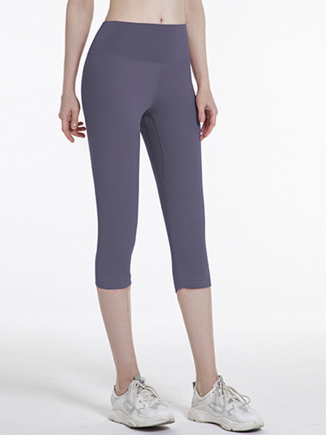 

StyleCast Women Mid-Rise Three-Fourth Length Yoga Tights, Charcoal