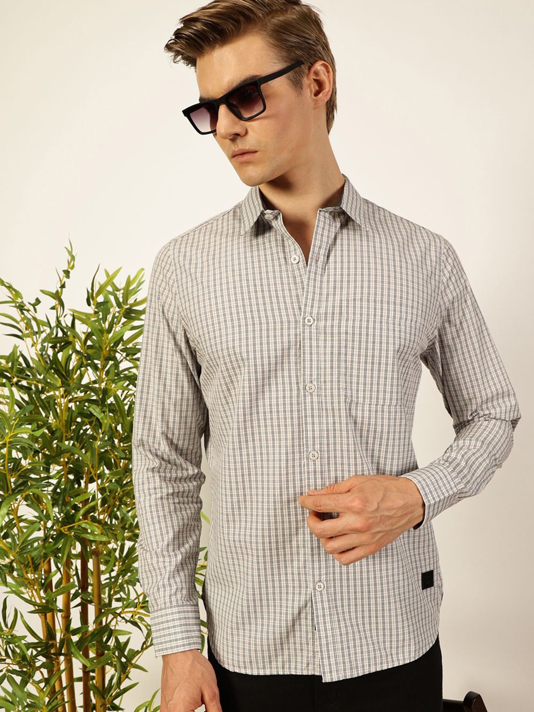 

Thomas Scott Men Smart Spread Collar Micro Checked Cotton Slim Fit Casual Shirt, Beige